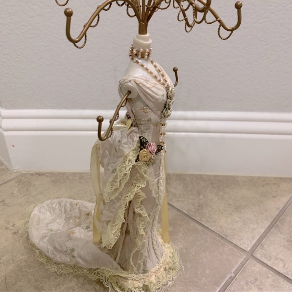 Various items - Picture 16 of 16